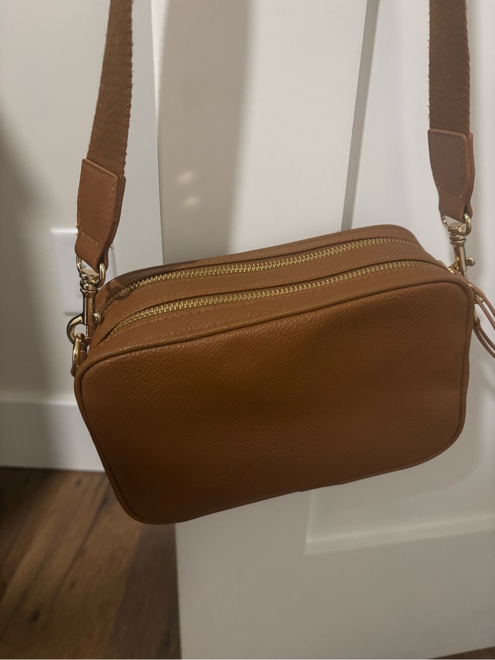 Leather Crossbody Bag in Brown